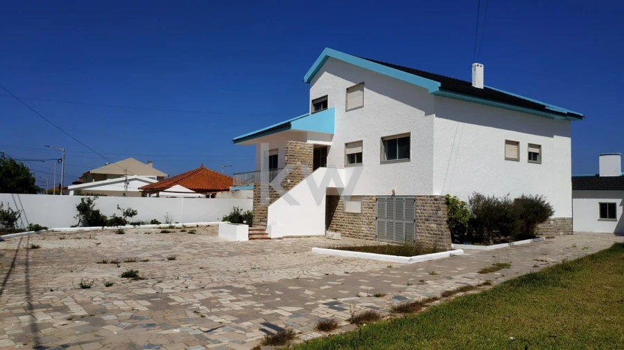 Moradia T11 para Venda em Atouguia da Baleia Foto 2