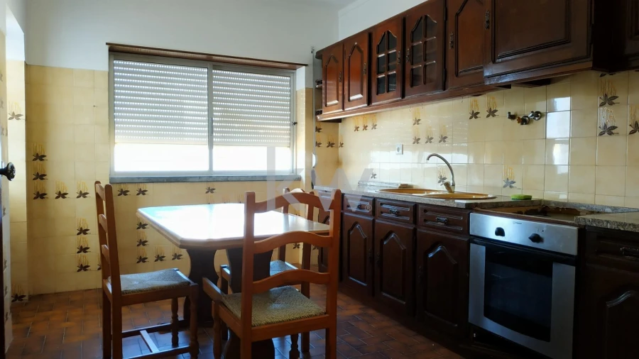 Moradia T11 para Venda em Atouguia da Baleia Foto 29