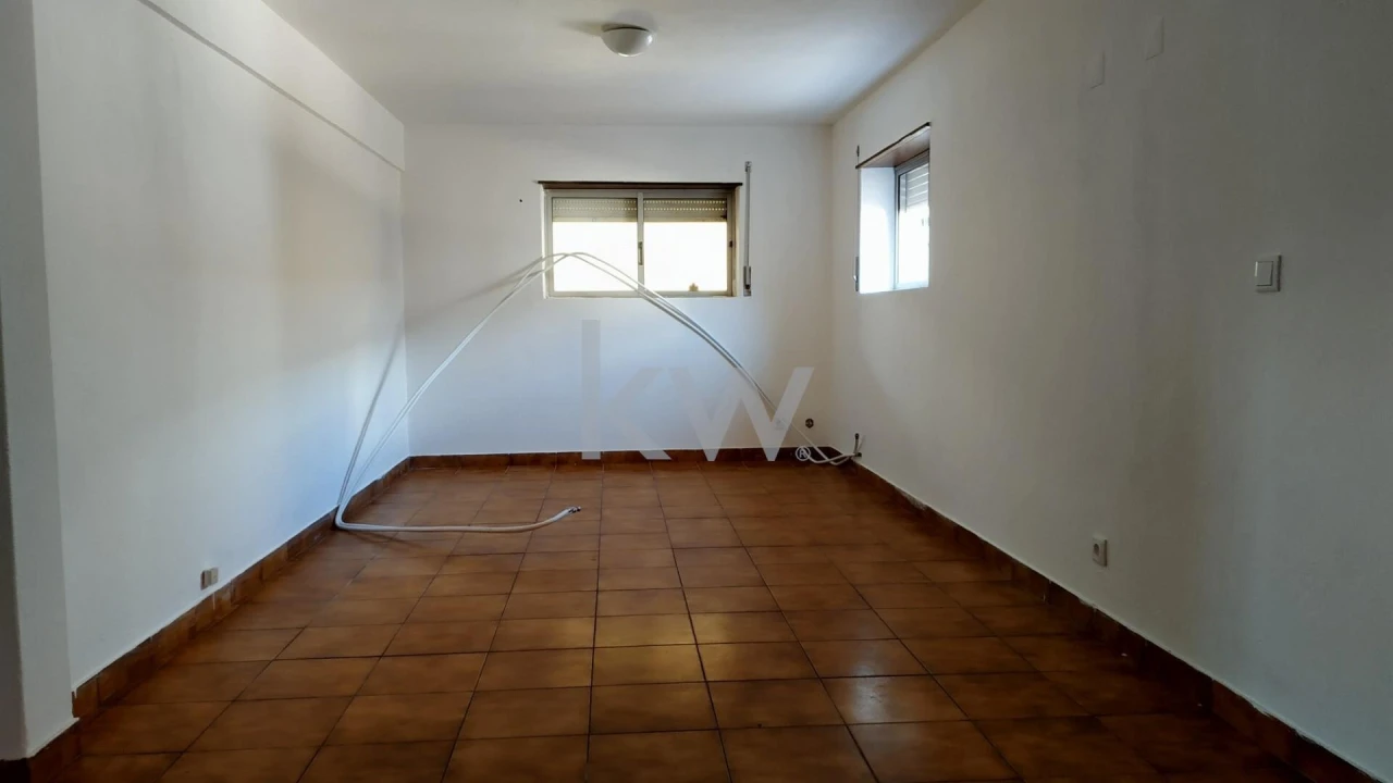 Moradia T11 para Venda em Atouguia da Baleia Foto 19