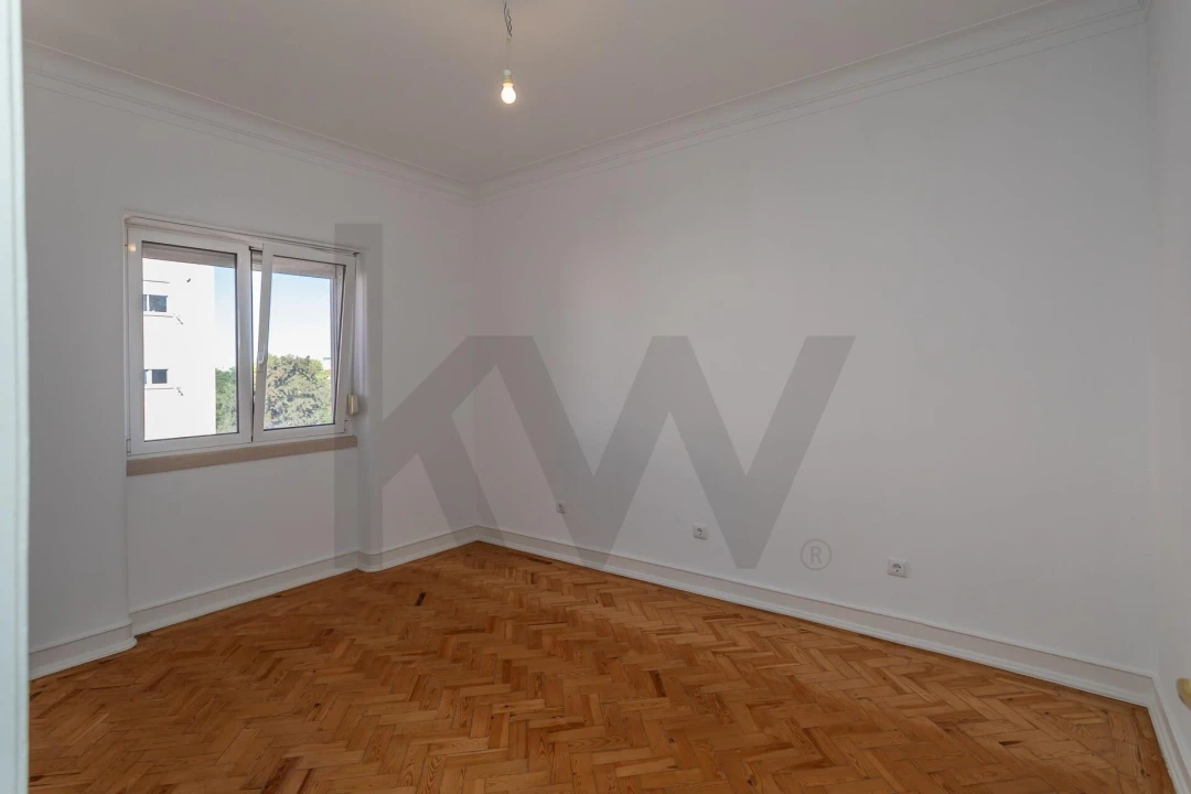 Apartamento T2 para Arrendamento em Areeiro Foto 35