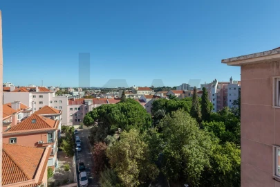 Apartamento T2 para Arrendamento em Areeiro