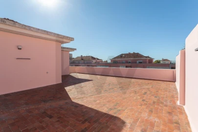 Apartamento T2 para Arrendamento em Areeiro