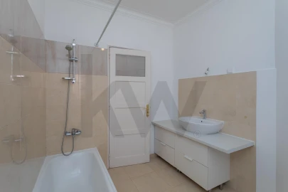 Apartamento T2 para Arrendamento em Areeiro