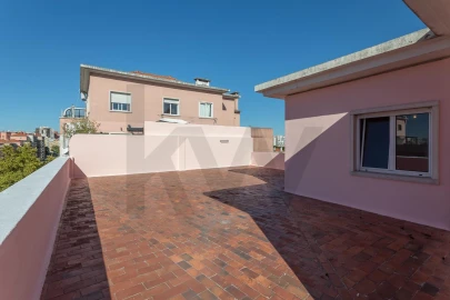 Apartamento T2 para Arrendamento em Areeiro