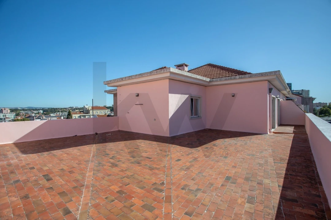 Apartamento T2 para Arrendamento em Areeiro Foto 2