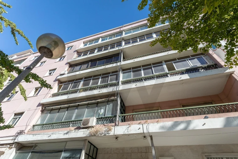 Apartamento T2 para Arrendamento em Areeiro Foto 3