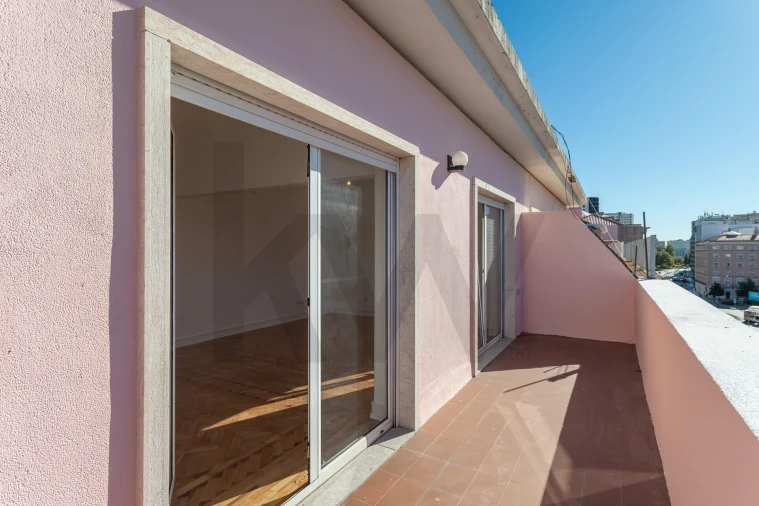 Apartamento T2 para Arrendamento em Areeiro Foto 7