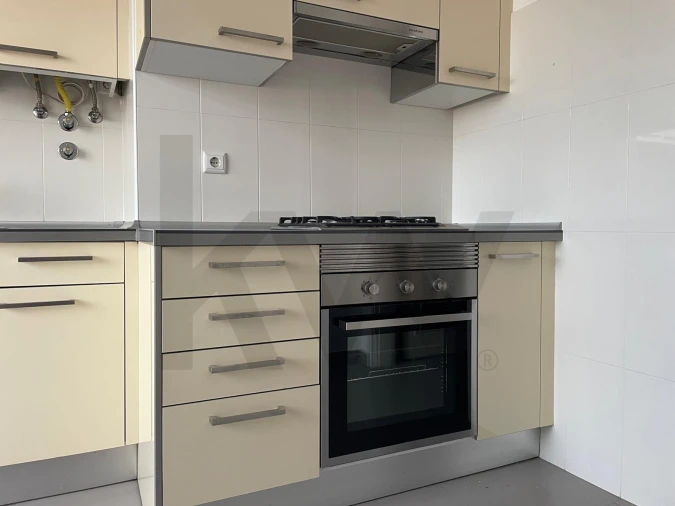 Apartamento T2 para Arrendamento em Areeiro Foto 19