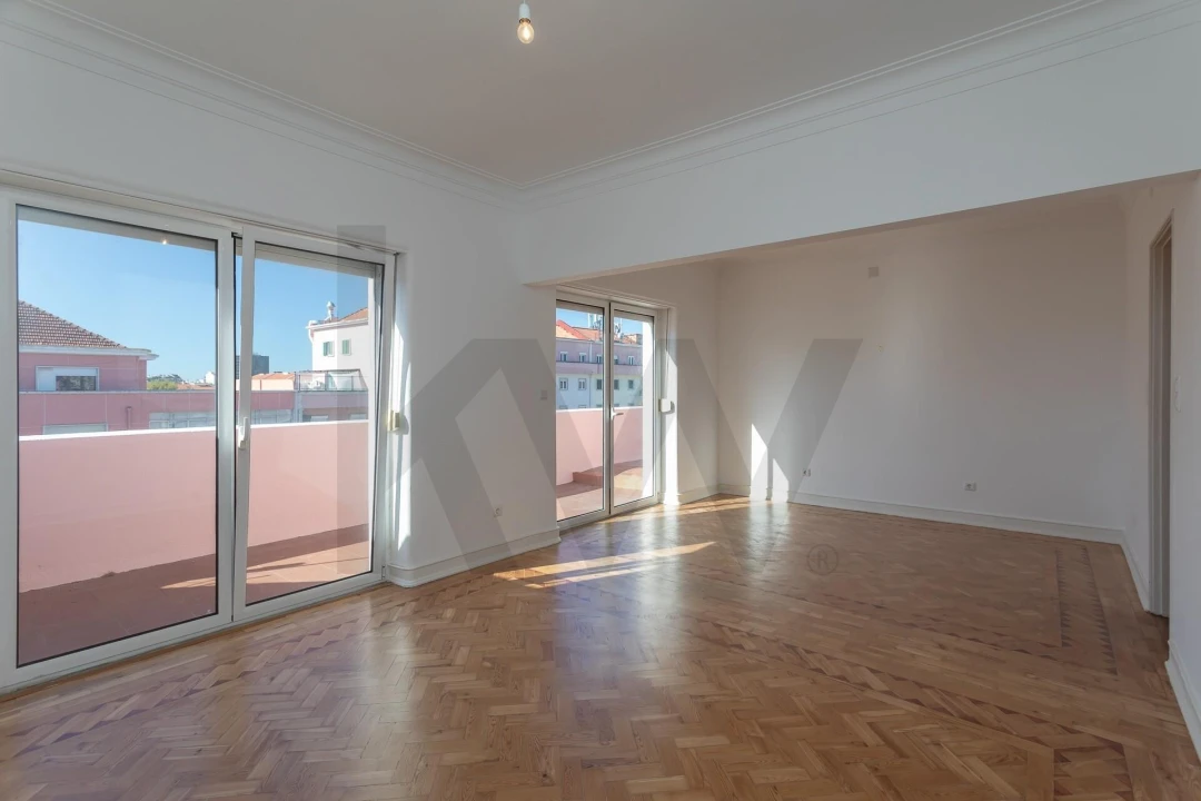 Apartamento T2 para Arrendamento em Areeiro Foto 6