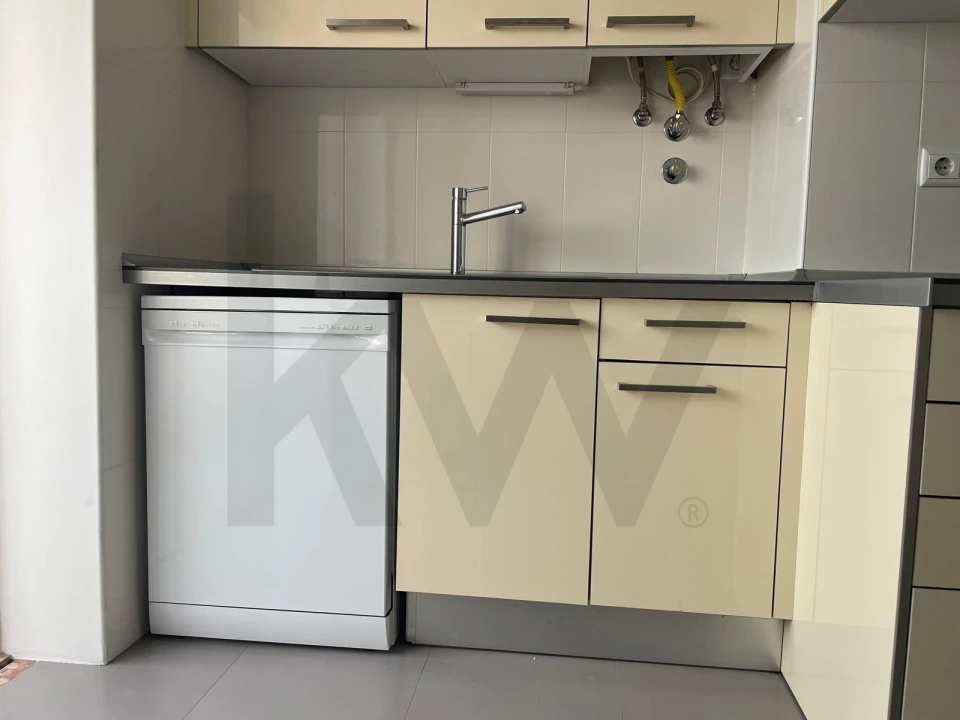 Apartamento T2 para Arrendamento em Areeiro Foto 23