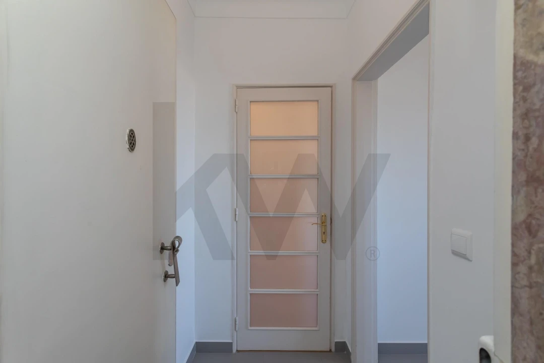 Apartamento T2 para Arrendamento em Areeiro Foto 14