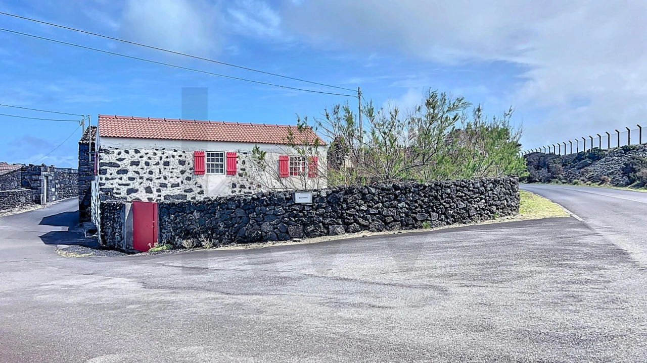 Moradia T1 para Venda em Bandeiras Foto 24