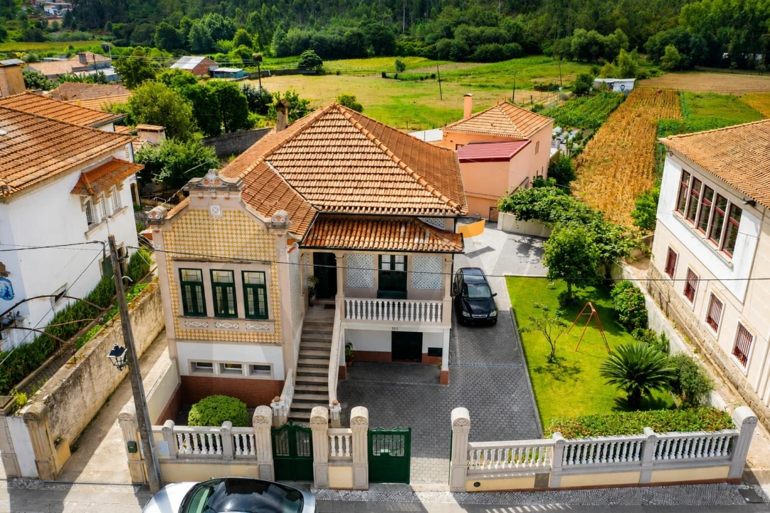 Moradia T5 para Venda em São João de Loure e Frossos Foto 1