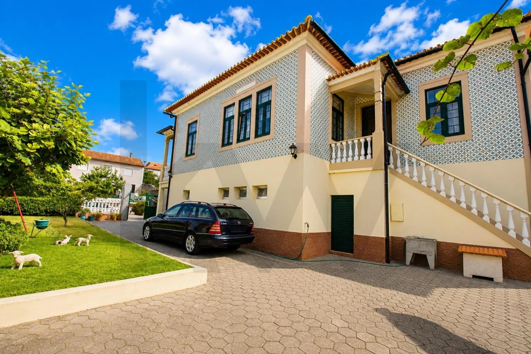 Moradia T5 para Venda em São João de Loure e Frossos Foto 6