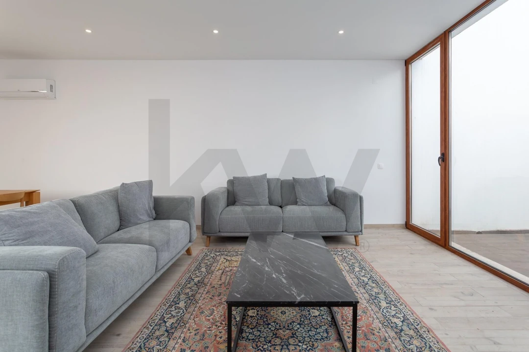 Moradia T3 para Venda em Santa Maria do Castelo e Santiago e Santa Susana Foto 2