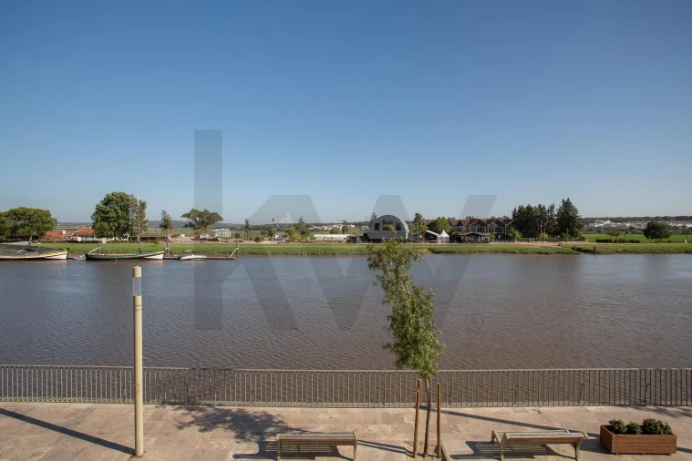 Moradia T3 para Venda em Santa Maria do Castelo e Santiago e Santa Susana Foto 9