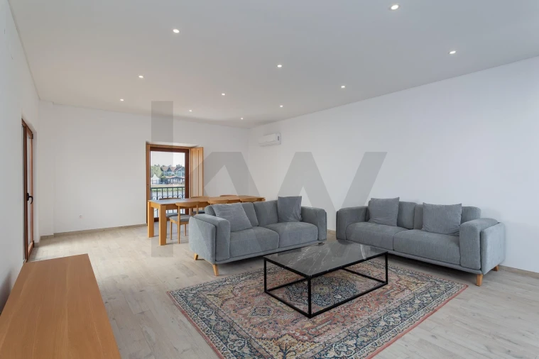 Moradia T3 para Venda em Santa Maria do Castelo e Santiago e Santa Susana