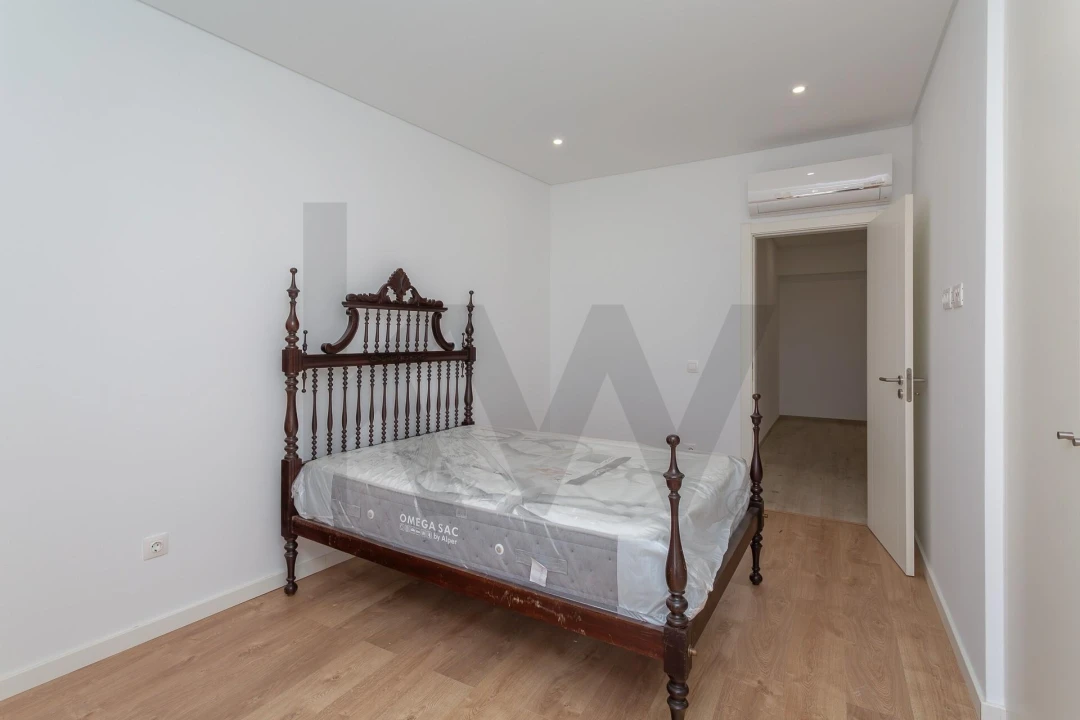 Moradia T3 para Venda em Santa Maria do Castelo e Santiago e Santa Susana Foto 23