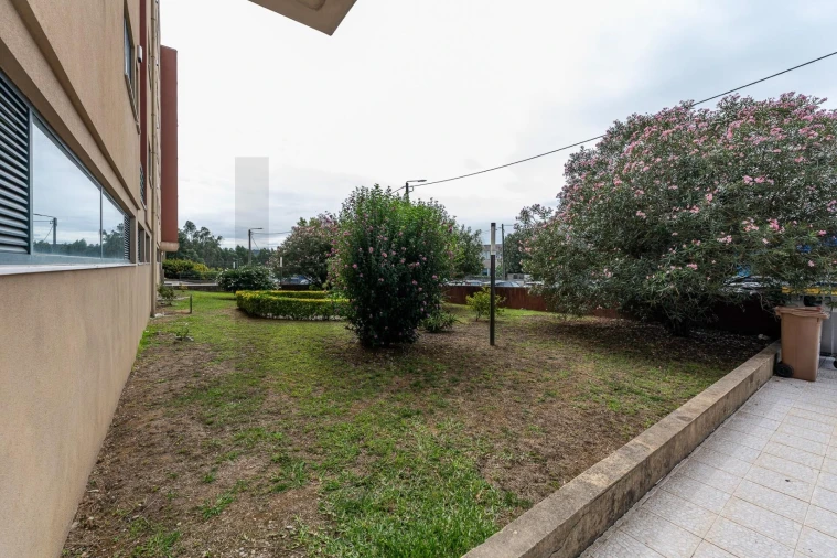 Apartamento T2 para Arrendamento em Valongo Foto 18