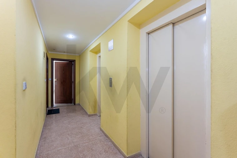 Apartamento T2 para Arrendamento em Valongo Foto 14