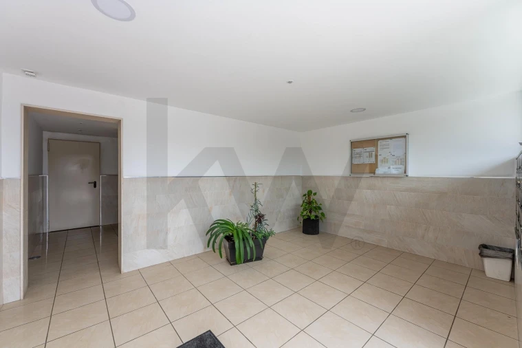 Apartamento T2 para Arrendamento em Valongo Foto 17