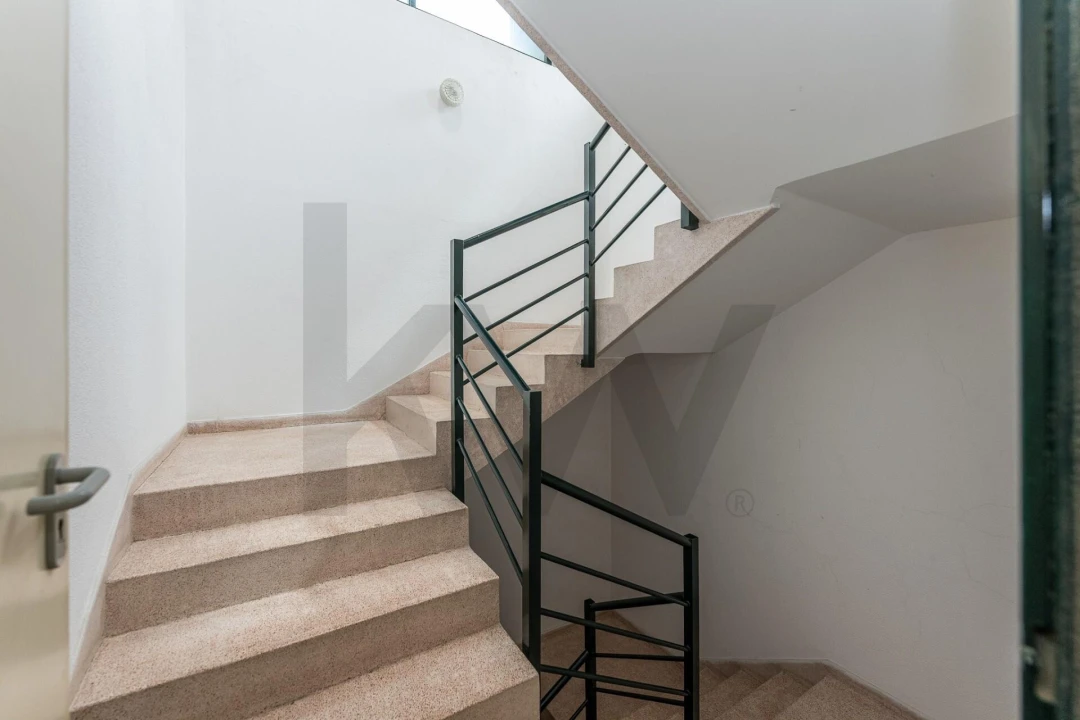 Apartamento T2 para Arrendamento em Valongo Foto 15