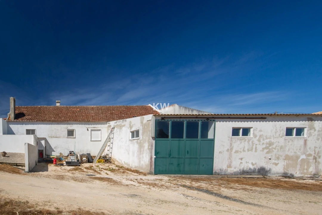 Moradia T3 para Venda em Encarnação Foto 32