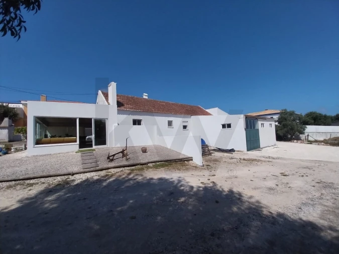 Moradia T3 para Venda em Encarnação Foto 20
