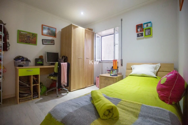 Moradia T5 para Venda em Encarnação Foto 36