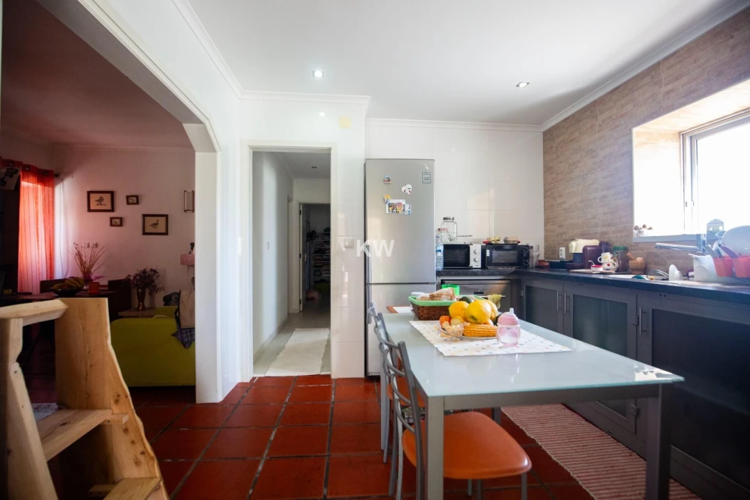 Moradia T3 para Venda em Encarnação Foto 33