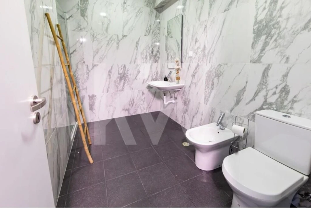 Moradia T4 para Venda em Rabo de Peixe Foto 20