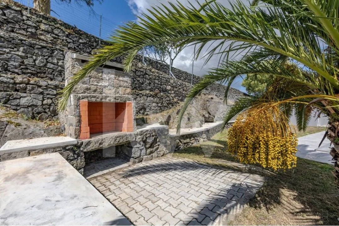 Moradia T4 para Venda em Rabo de Peixe Foto 29