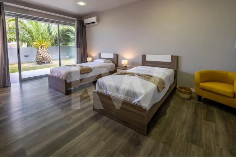 Moradia T4 para Venda em Rabo de Peixe Foto 21