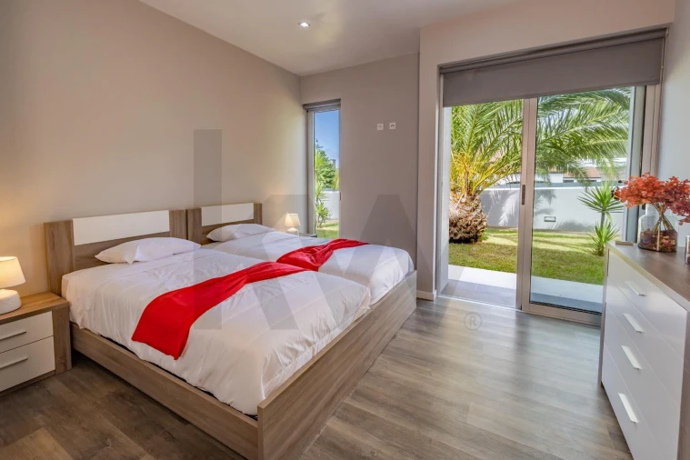 Moradia T4 para Venda em Rabo de Peixe Foto 24