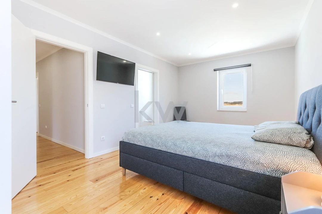 Moradia T4 para Venda em Miragaia e Marteleira Foto 27