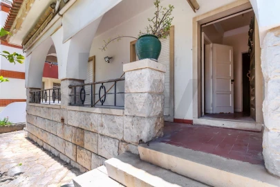 Moradia T5 para Venda em Carcavelos e Parede