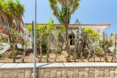 Moradia T5 para Venda em Carcavelos e Parede