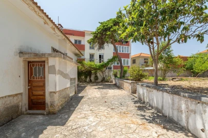 Moradia T5 para Venda em Carcavelos e Parede