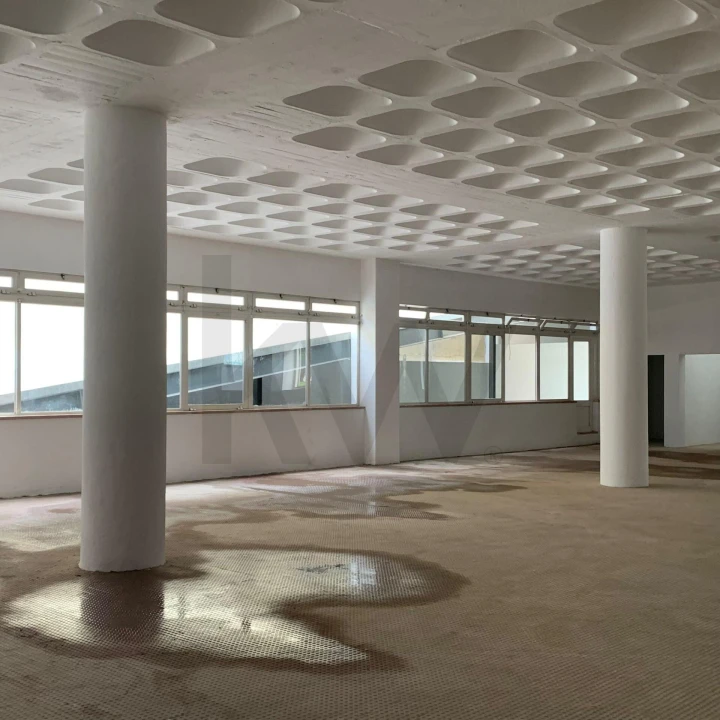 Armazém para Venda em Sacavém e Prior Velho Foto 10