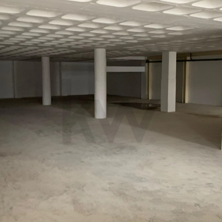 Armazém para Venda em Sacavém e Prior Velho Foto 11