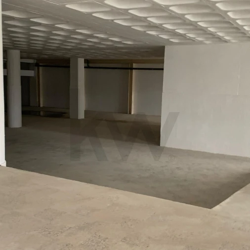 Armazém para Venda em Sacavém e Prior Velho Foto 12