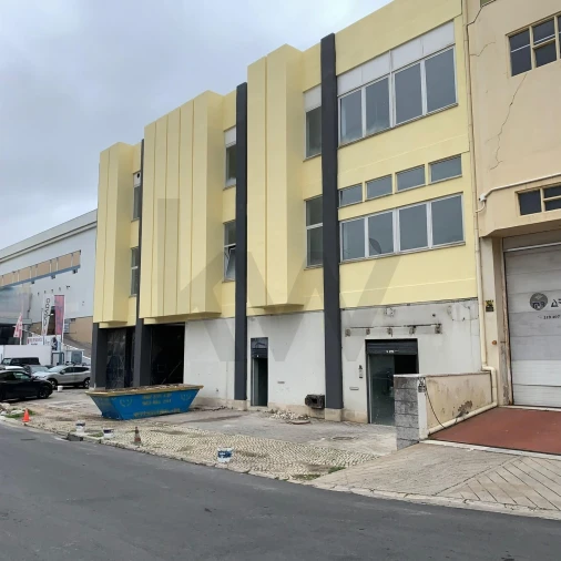 Armazém para Venda em Sacavém e Prior Velho Foto 17