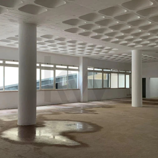 Armazém para Venda em Sacavém e Prior Velho Foto 10