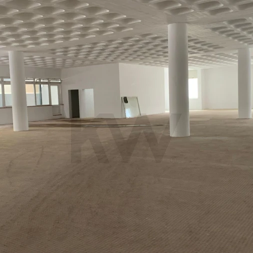 Armazém para Venda em Sacavém e Prior Velho Foto 7