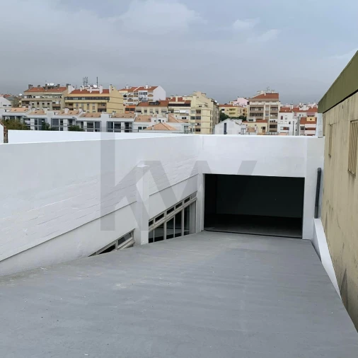 Armazém para Venda em Sacavém e Prior Velho Foto 13