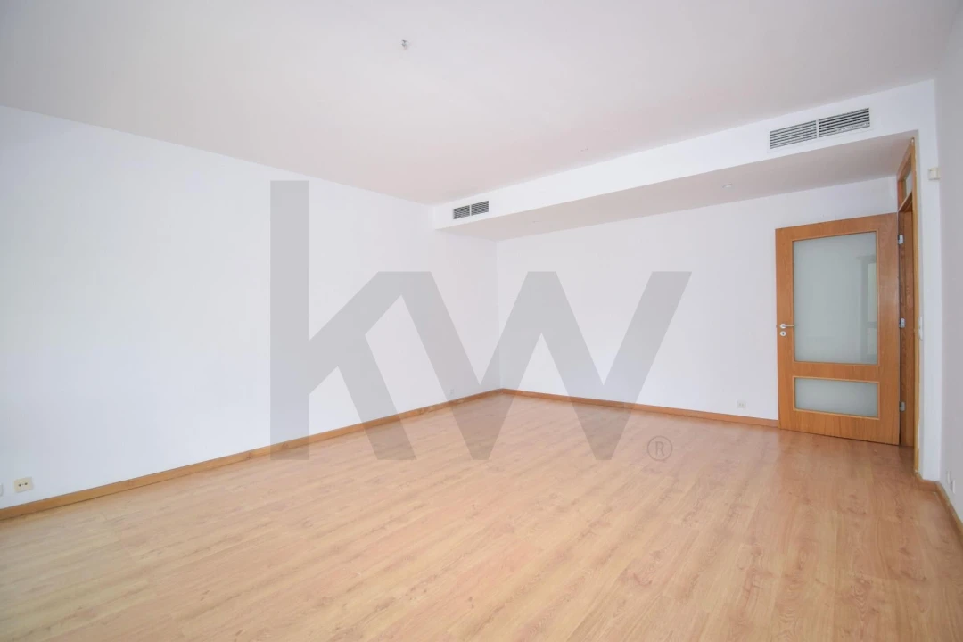 Apartamento T2 para Venda em Olivais Foto 9