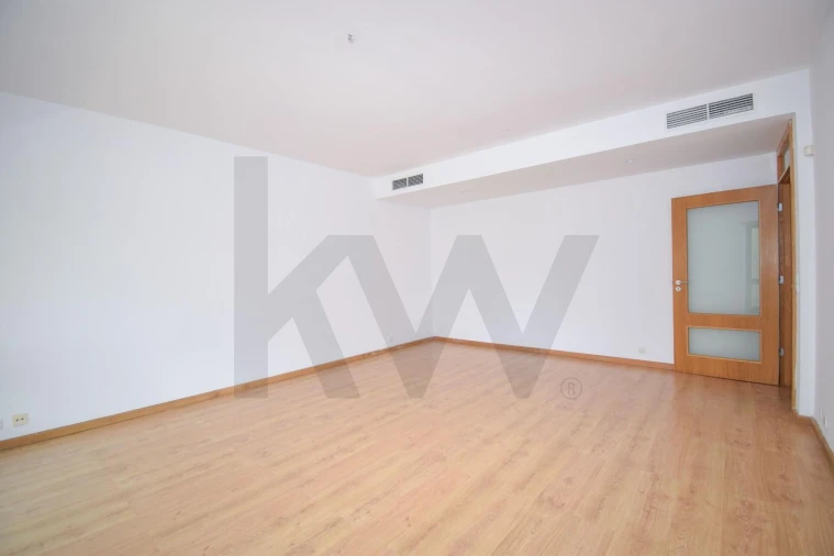 Apartamento T2 para Venda em Olivais Foto 9