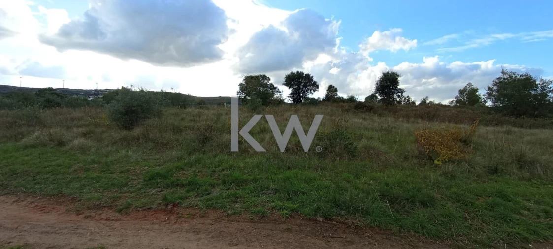 Terreno para Venda em Dois Portos e Runa Foto 1