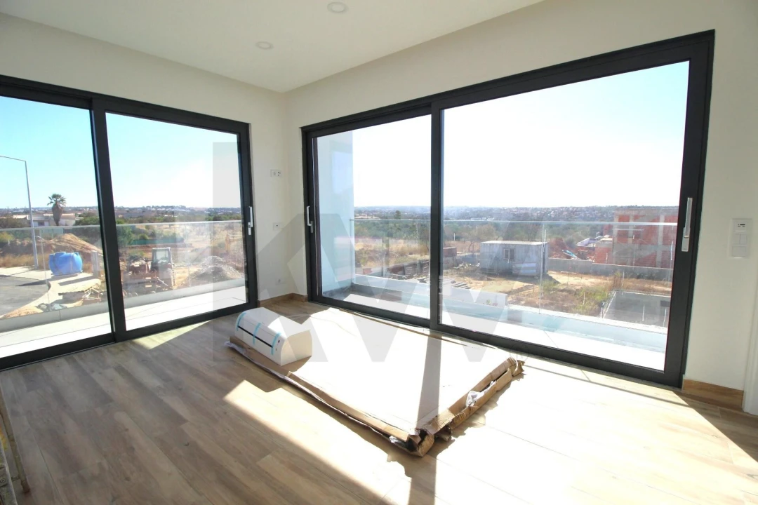 Moradia T4 para Venda em Alcantarilha e Pêra Foto 23