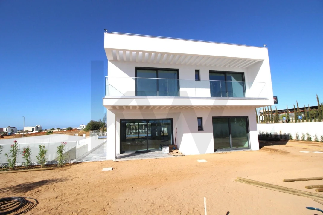 Moradia T4 para Venda em Alcantarilha e Pêra Foto 3